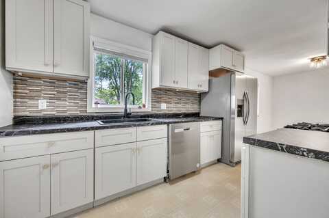 332 Saint James Avenue, Wallingford, IA 51365