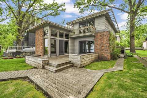 2813 Lakeshore Drive, Okoboji, IA 51355