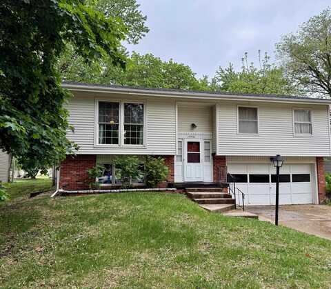 1406 Jackson Ave, Spirit Lake, IA 51360