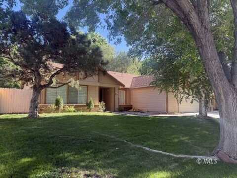 2336 Apache Dr, Bishop, CA 93514