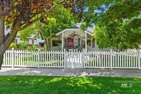 414 S 18th Ave, Caldwell, ID 83605