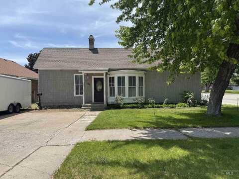 104 E B Street, Shoshone, ID 83352