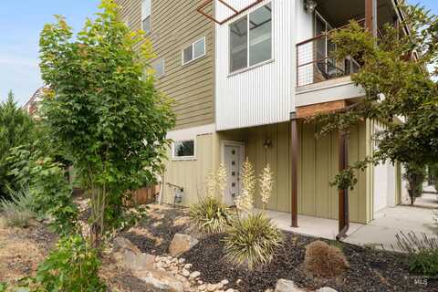 4076 N Adams St, Garden City, ID 83714