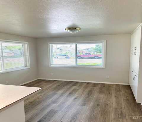 215 S Ivy Street, Nampa, ID 83686