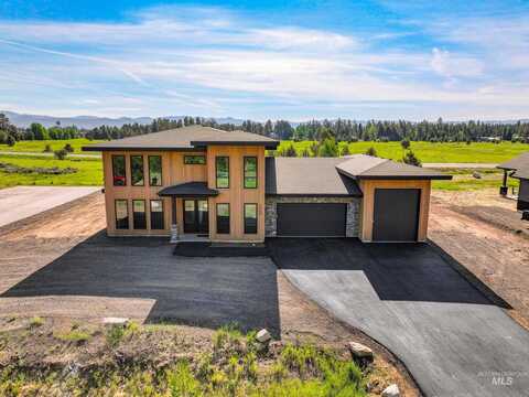 13156 Hawks Bay, Donnelly, ID 83615