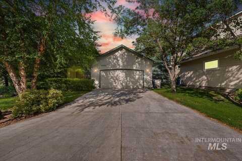 5858 W Riverbend Ln, Boise, ID 83703