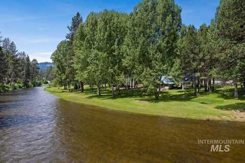 22 Middlefork Cir, Garden Valley, ID 83622