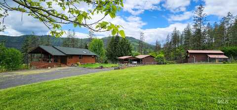 353 Woodland Rd, Kamiah, ID 83536