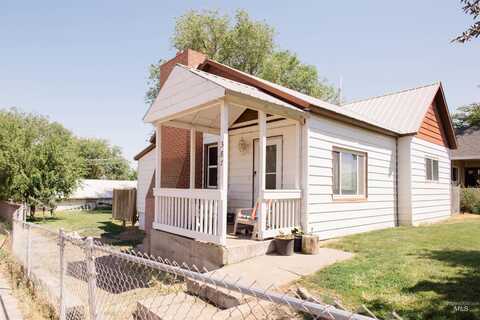 387 W 1st Ave, Glenns Ferry, ID 83623