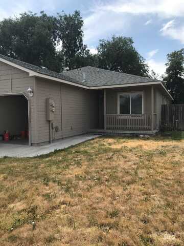1175/1177 Se Freedom Circle, Mountain Home, ID 83647