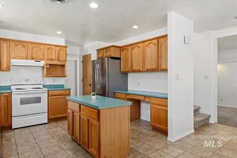 612 Northern Pine Ct, Twin Falls, ID 83301
