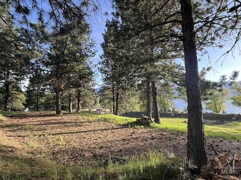 515 Lakeview Dr., Cascade, ID 83611