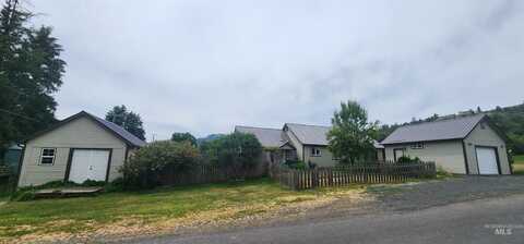 817 6th St, Kamiah, ID 83536