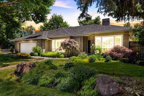 5132 N Riverfront Drive, Garden City, ID 83714