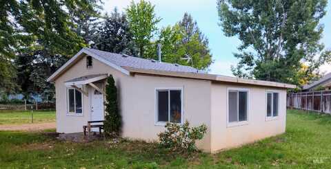 729 S Mill Road, Emmett, ID 83617