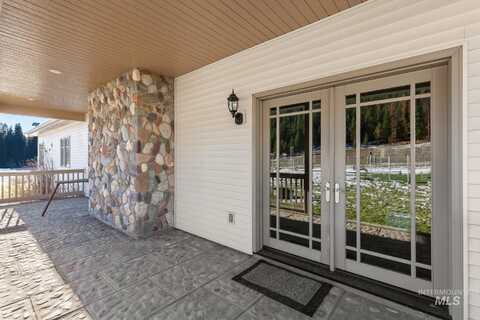 828 W Fork Eagle Creek Rd, Wallace, ID 83873