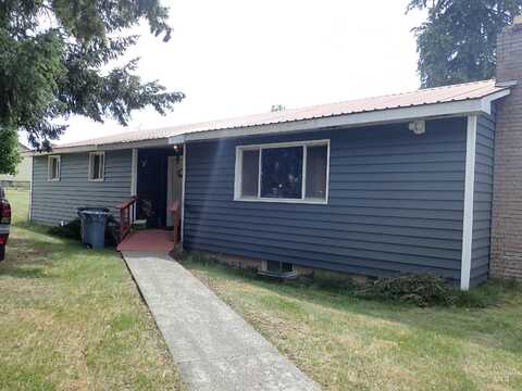 921 N Main St, Weippe, ID 83553