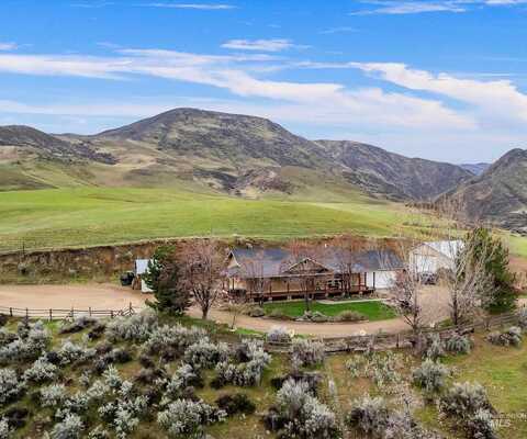 12 Hunt Rd, Horseshoe Bend, ID 83629
