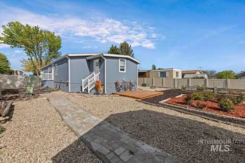 8426 S Blue Heaven Ln, Boise, ID 83716