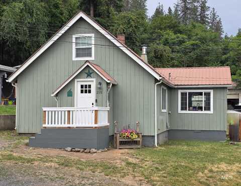 215 Tamarac Street, Orofino, ID 83544