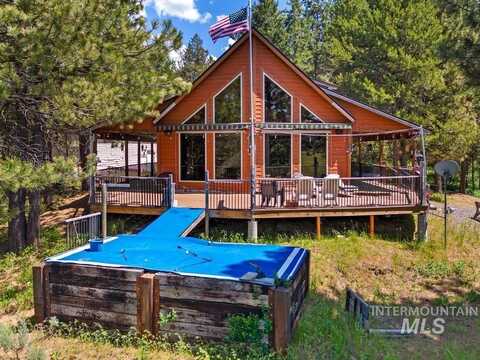 10389 Gamann Dr, Cascade, ID 83611