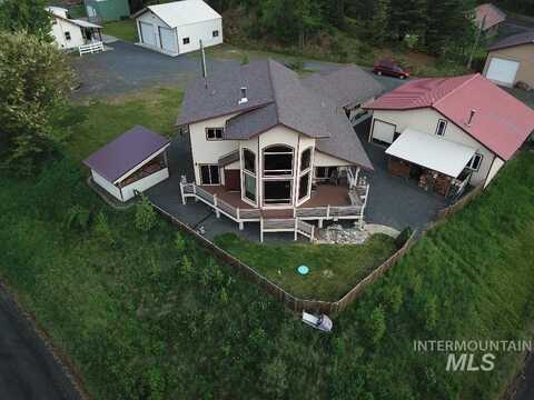 204 S 2nd St, Elk River, ID 83827