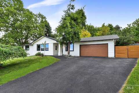 713 E Harcourt Rd, Boise, ID 83702