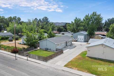807 B E Locust St, Emmett, ID 83617