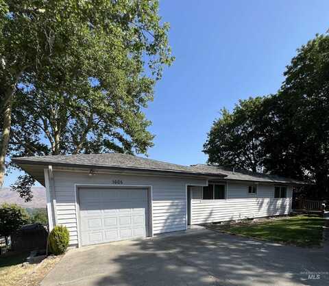 1605 Vineyard Dr., Lewiston, ID 83501