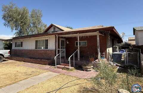 634 W Holt Ave, El Centro, CA 92243