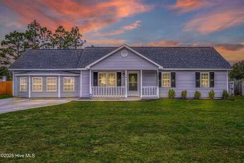 301 Foxtrace Lane, Hubert, NC 28539