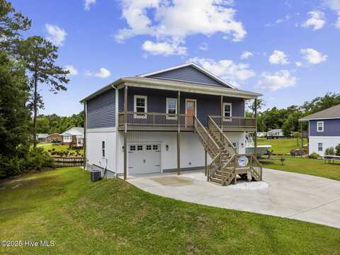 452 Crows Nest Lane, Sneads Ferry, NC 28460