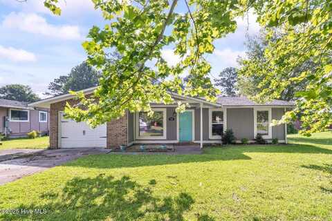 102 Sterling Road, Jacksonville, NC 28546