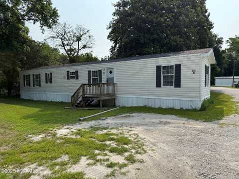 113 Barbour Road, Hubert, NC 28539