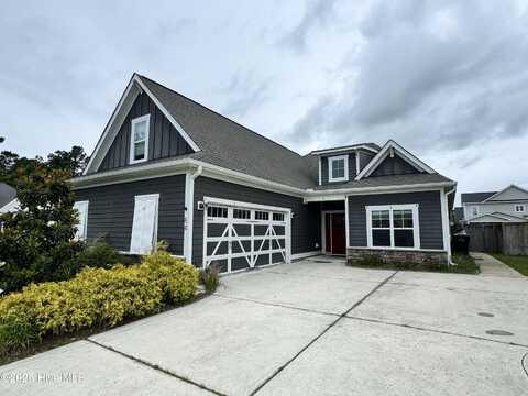 64 Evergreen Lane, Hampstead, NC 28443