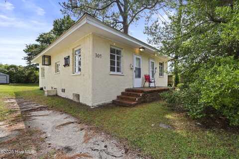 307 Preston Road, Jacksonville, NC 28540