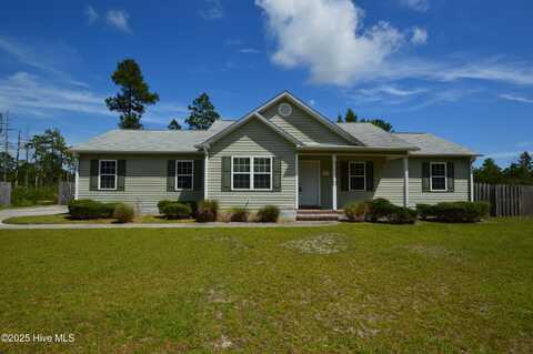 140 Van Riggs Road, Hubert, NC 28539