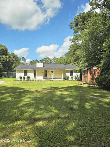 735 Highway 172, Hubert, NC 28539
