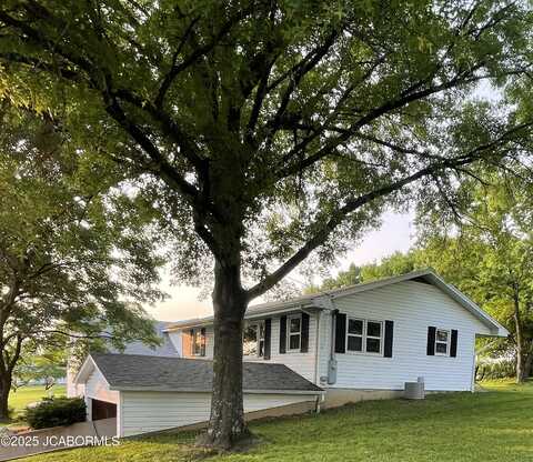 909 E JEFFERSON STREET, Linn, MO 65051