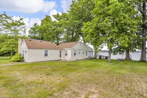 8370 Horton Beach Road, Manitou Beach, MI 49253