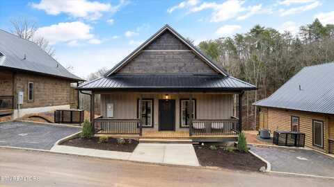 572 Warbonnet Way, Pigeon Forge, TN 37863