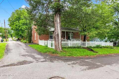 110 S Kilgore Street, Athens, TN 37303