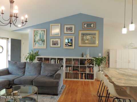 707 SUMMERDALE Drive, Knoxville, TN 37934