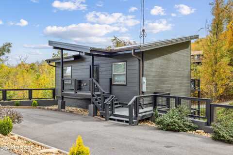 612 Sunset Lane, Gatlinburg, TN 37738