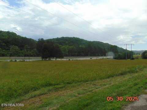 112 Ridgecrest (AKA Harriman Hwy) Drive, Harriman, TN 37748