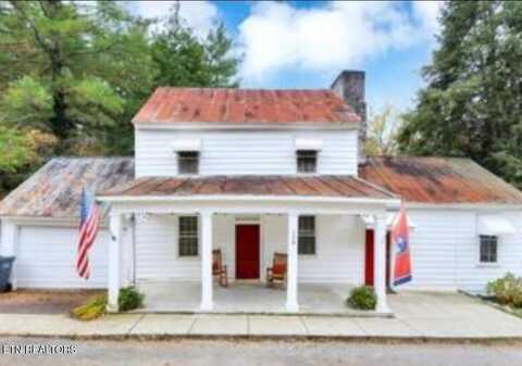 139 W Meeting St, Dandridge, TN 37725