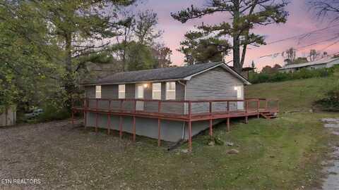 317 Hollifield Drive, Jacksboro, TN 37757