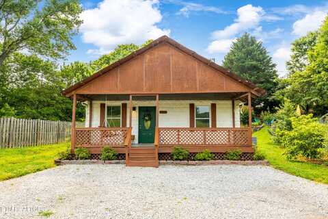 6944 Berry Lane, Knoxville, TN 37914