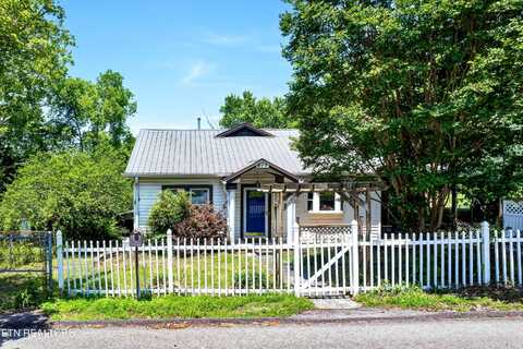 917 Centeroak Drive, Knoxville, TN 37920
