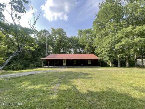 96 Robbins Nest Dr, Crossville, TN 38555